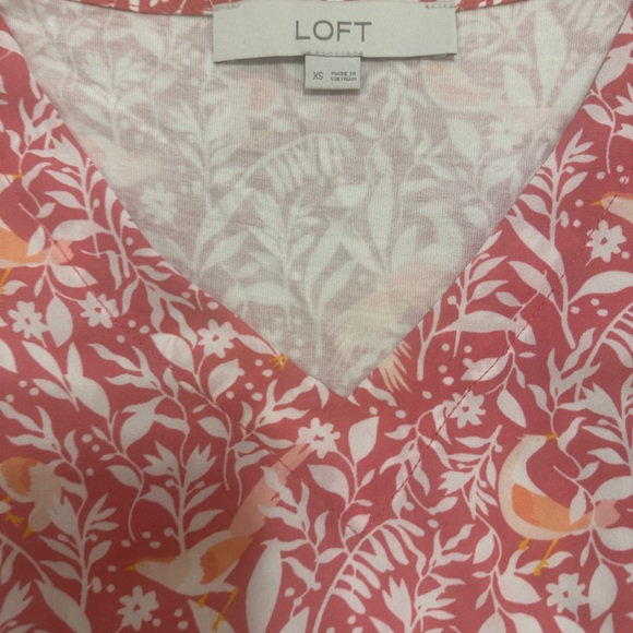 LOFT Pink and White Floral Blouse - Picture 2 of 6